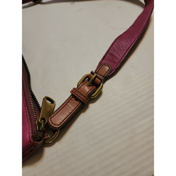 Fossil Pink Fuchsia Explorer Swing Pack Leather Crossbody Shoulder Bag - Picture 4 of 8